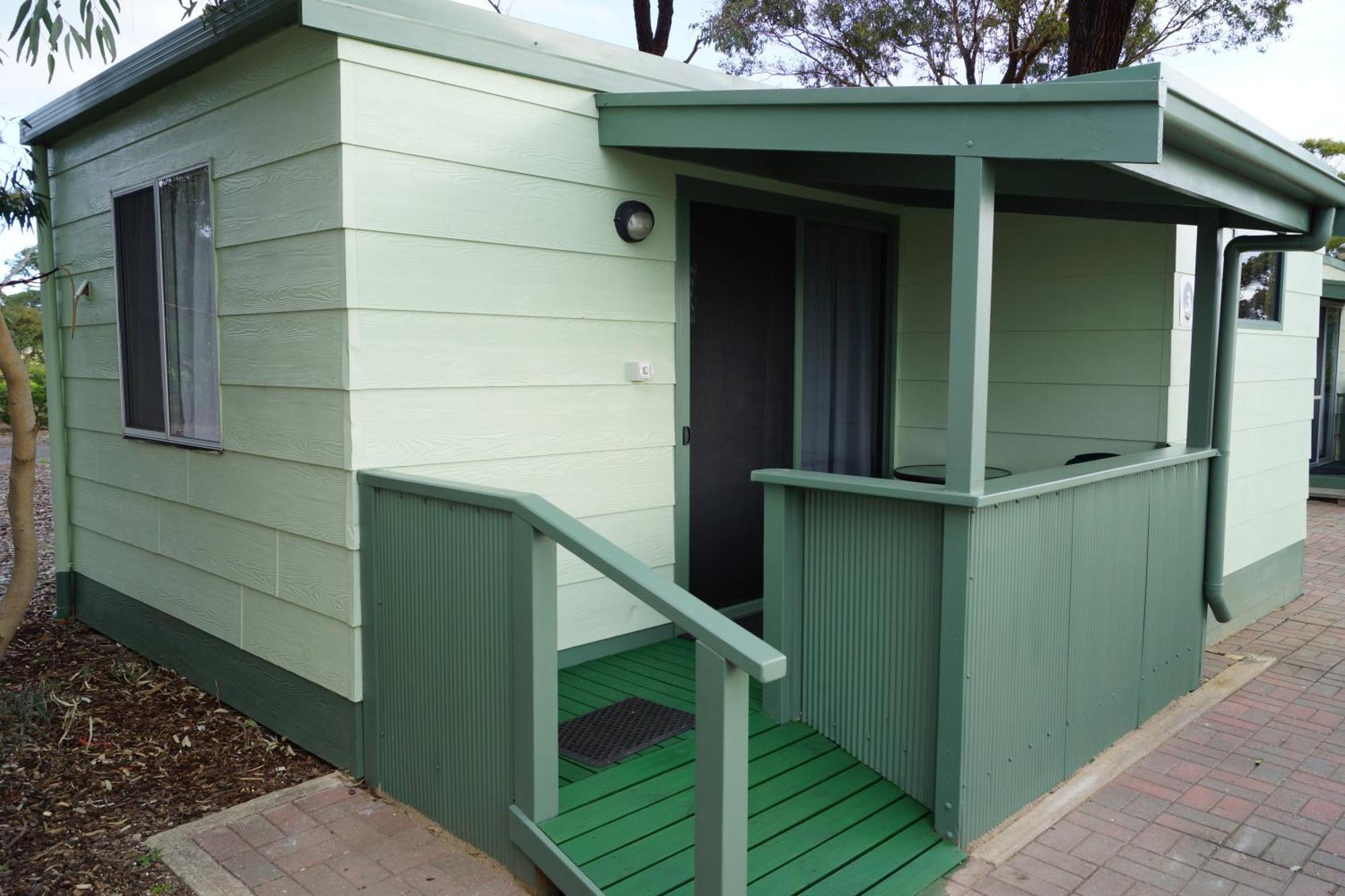 Lake Albert Caravan Park Hotel Meningie Bilik gambar